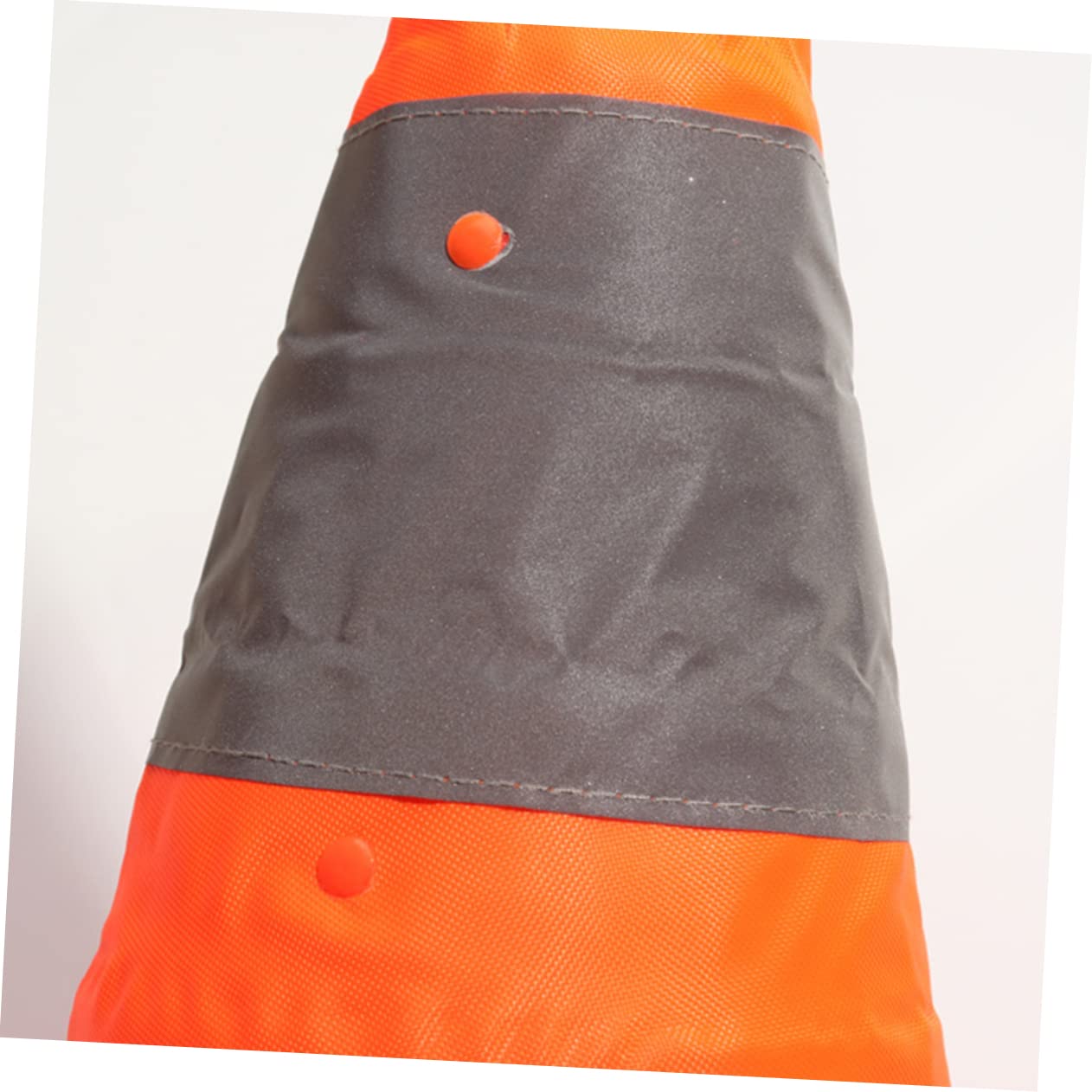 Cône Routier Pliable Réfléchissant Orange avec Lampe LED | Bandes Réfléchissantes, Design Pliable et Facile à Transporter, 1 Pièce avec 2 Piles Aaa