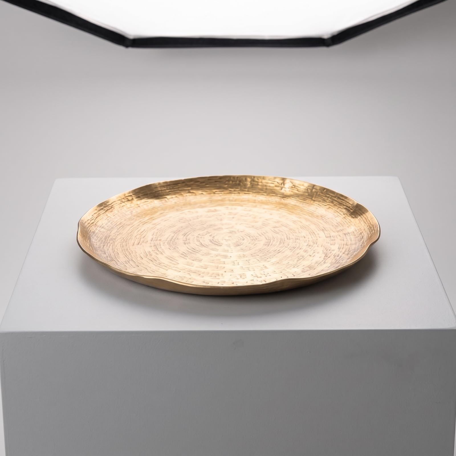 Vassoio in Alluminio Martellato Martellato Svuotatasche Artigianale Piatto Decorativo per Soggiorno, Oro, 27.5 27.5 2cm