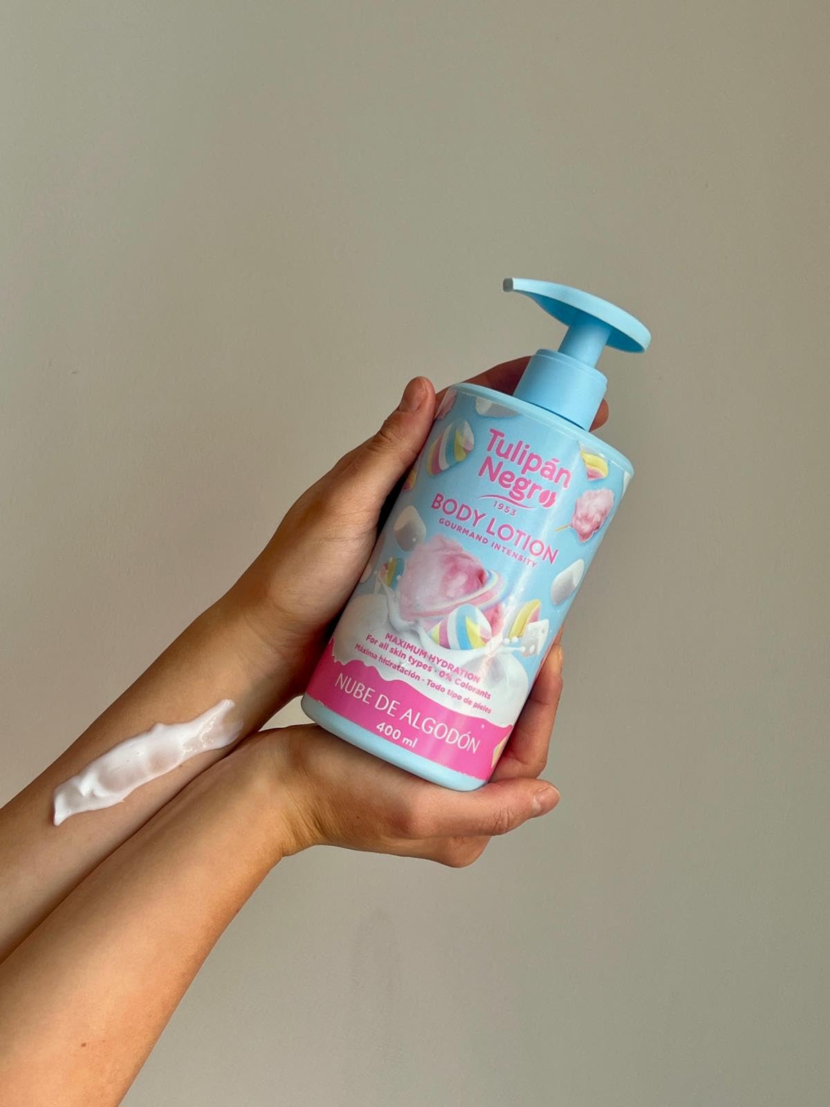 Czarny Tulipan Balsam do ciała z dozownikiem Bawełna, maksymalne nawilżenie 400 ml, intensywnie pachnący i do wszystkich rodzajów skóry