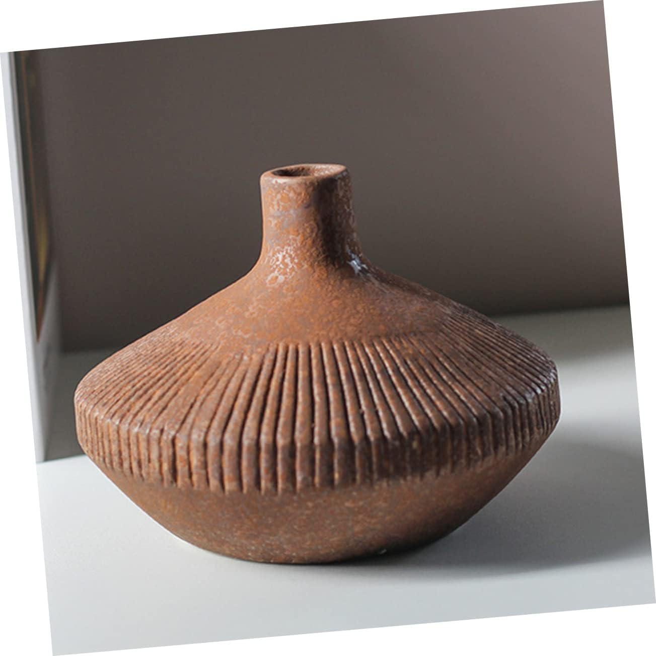 1Pc Vintage Style Vase Retro Storage Holder for Home Decor Elegant Design for Floral Arrangements for Living Room and Office Decoration