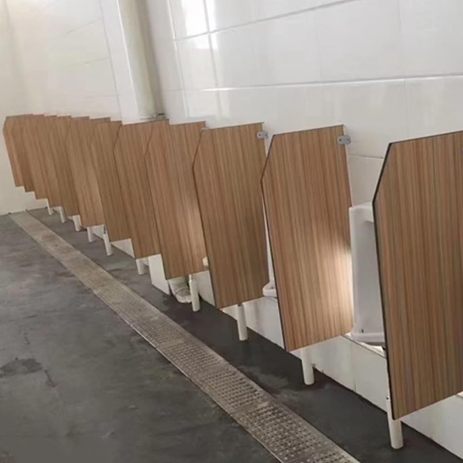 Divisor de pared para urinarios comerciales, pantalla de separación para inodoros, ideal para escuelas, jardines de infantes, centros comerciales y lugares públicos, 90 cm.