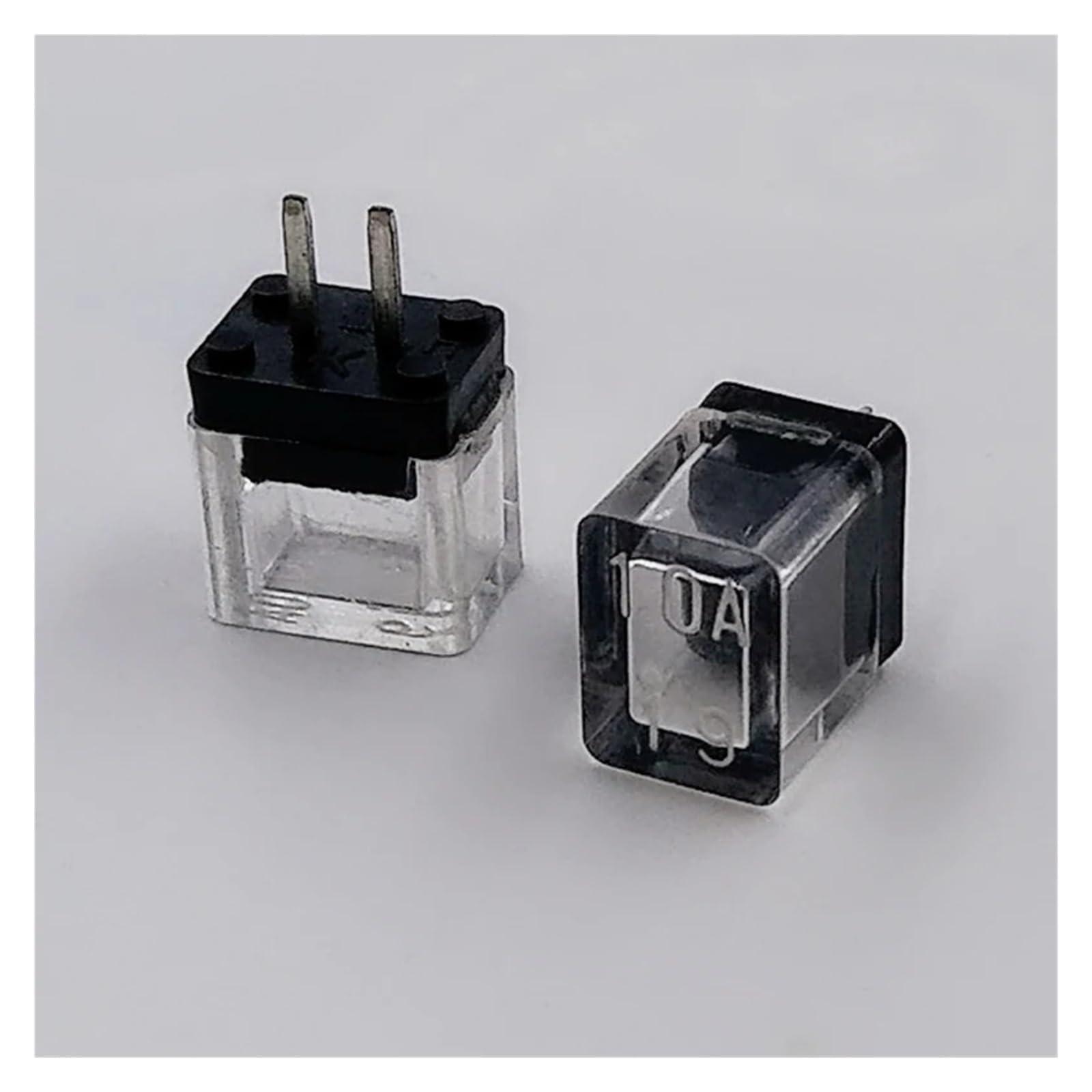 2 fusibili, Fusibile DM10-32 1-3,2A, A03B-0815-K002(DM20 2.0A)