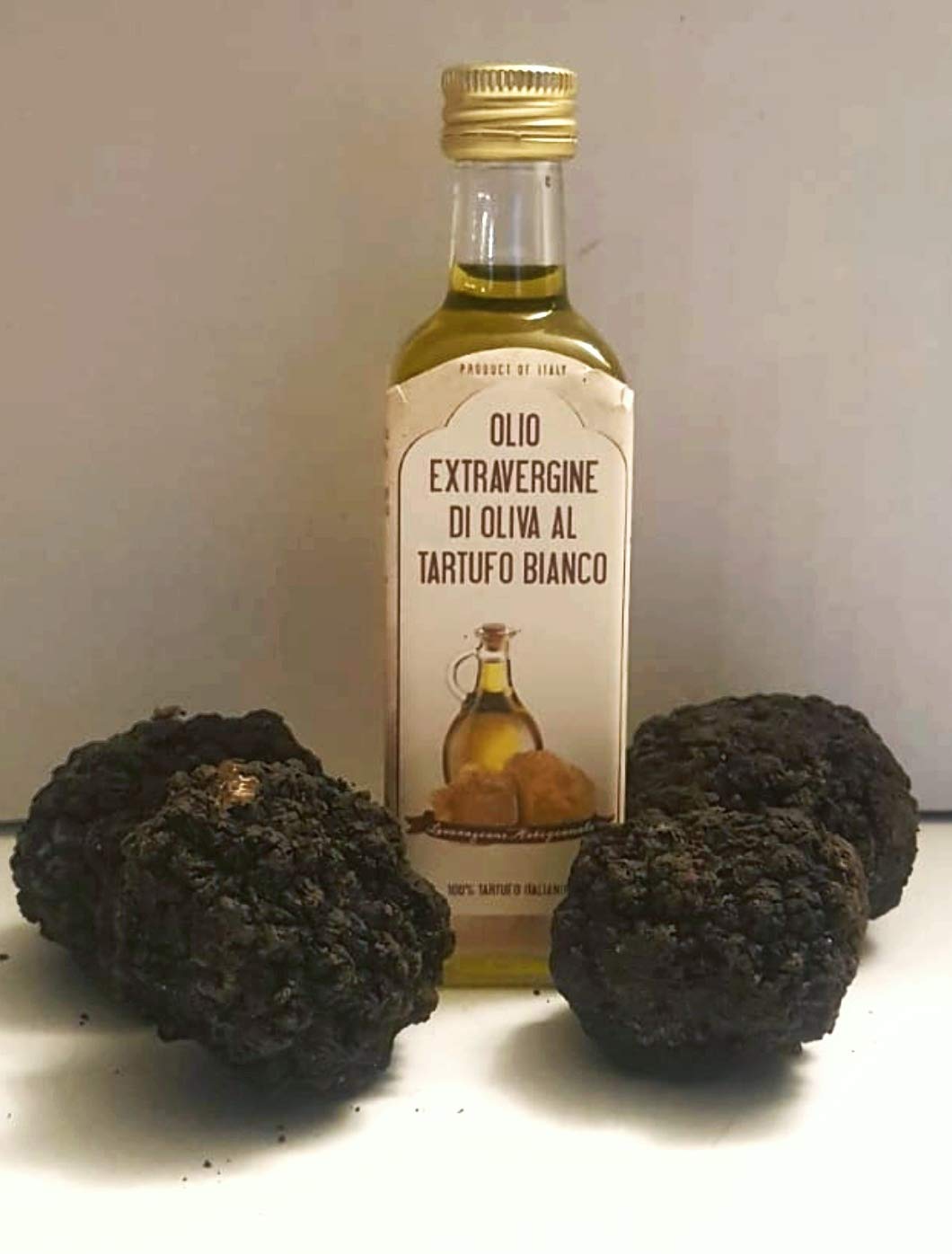 50g frische Trüffel aus Italien (schwarzer frischer Trüffel) und 1 Trüffelprodukt nach Wahl aus eigener Herstellung (50g Trüffel und Trüffelöl)