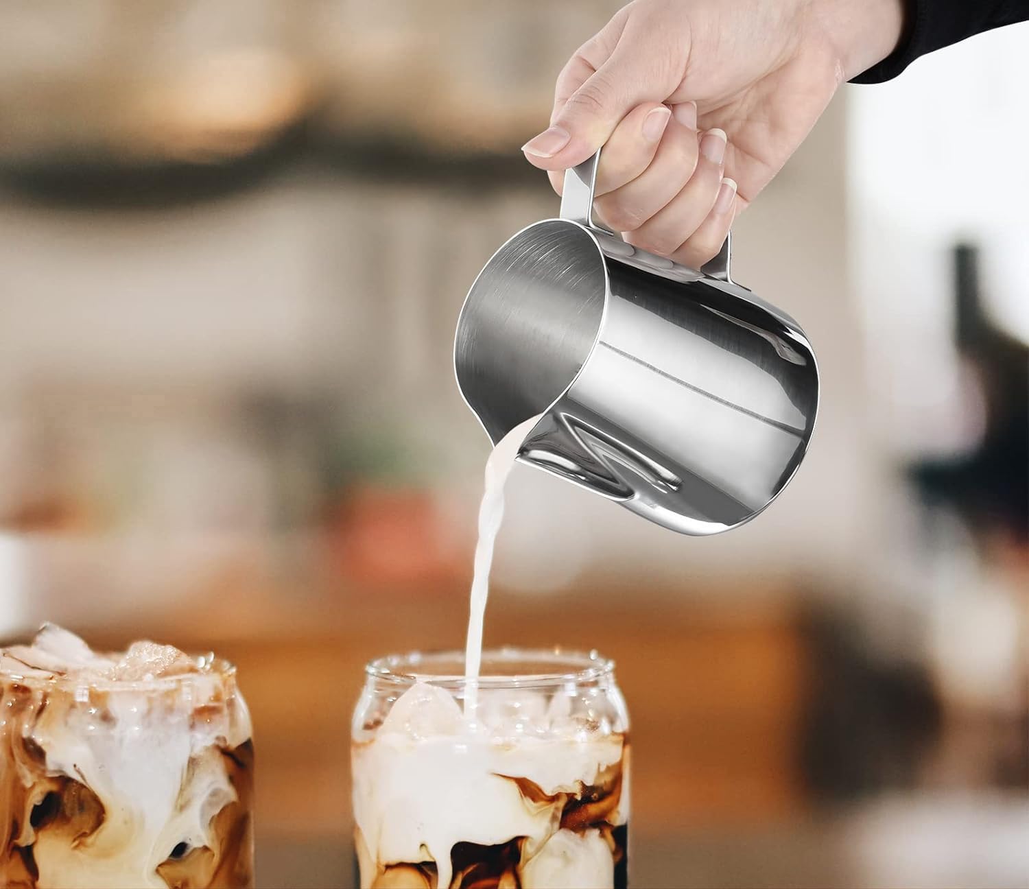 Dzbanek do spieniania mleka ze stali nierdzewnej, ręczny kubek do spieniania mleka do latte art i cappuccino, idealny dzbanek do kawy na mleko do napojów w stylu baristy