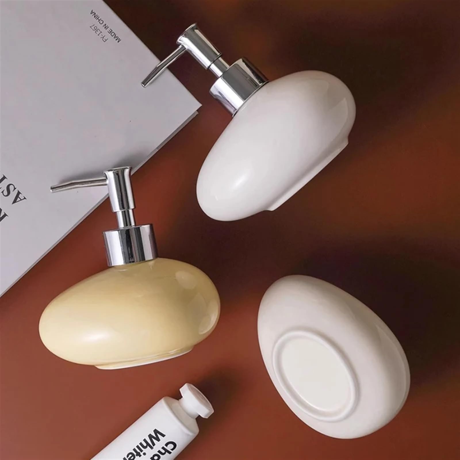 300 ml schwarze Keramik-Lotion-Flasche – Stilvoller Shampoo- und Seifenspender für die Aufbewahrung im Badezimmer – elegantes Haushaltszubehör für Heimdekoration und Nization