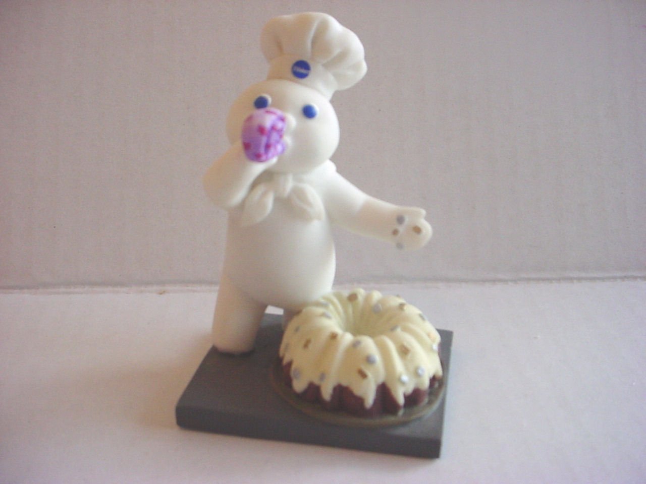 Amazon.com: 1997 Danbury Mint Pillsbury Doughboy Calendar Figurine