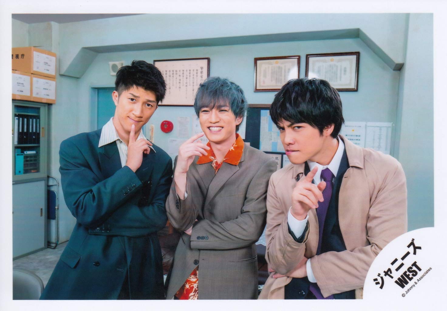 ジャニーズWEST WEST. 公式写真 集合 Amazon.co.jp: ジャニーズWEST 公式生写真 （集合写真）WA00142 : おもちゃ