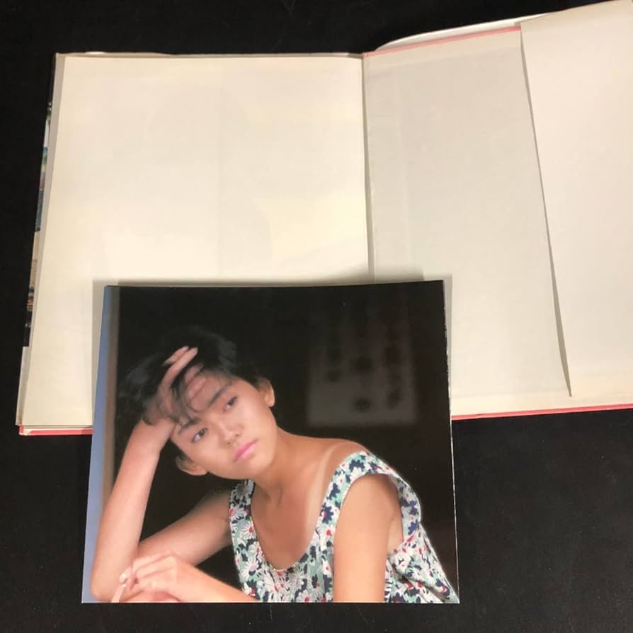 ワニブックス - だれか誘惑　松本伊代 Amazon.co.jp: 松本伊代 『だれか誘惑』ポスター付 撮／小沢忠恭