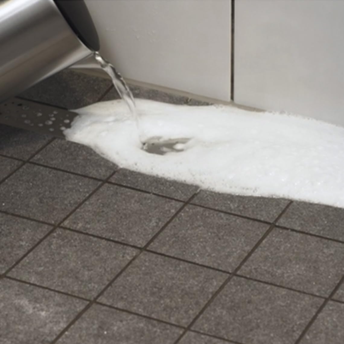 Pure100 Drain Free - kraftvoller Reinigungsschaum - beseitigt jede Verstopfung und Ablagerung in den Rohren - Abflussreiniger - entfernt üble Gerüche - ohne chemische Wirkstoffe - biologisch abbaubar