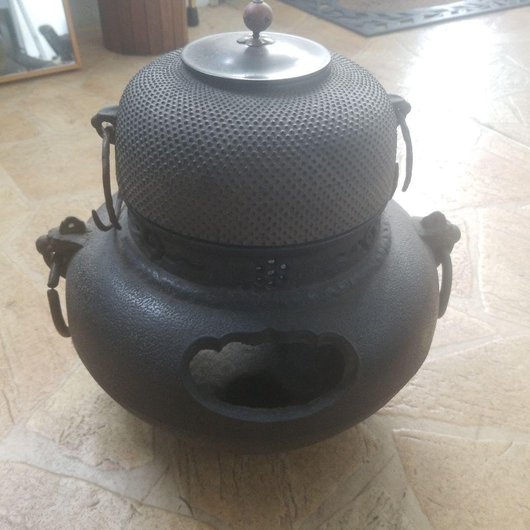 鉄製 茶釜 中型 装飾的な模様