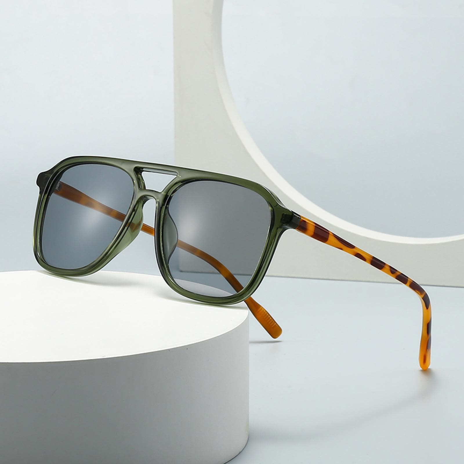 Lunettes de soleil de style rétro