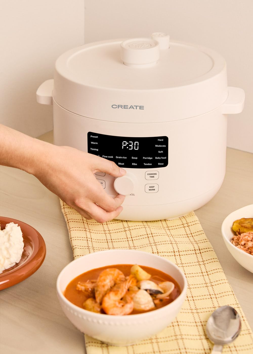 CREATE/PRESSURE COOKER STUDIO/Multifunktioneller programmierbarer elektrischer Schnellkochtopf 4L Cremeweiß / 15 Funktionen, 24h Timer, Keramik-Antihaftbeschichtung, Sicherheitsventil, 1200W