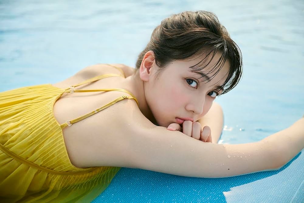 Amazon.co.jp: 野中ここな 1st写真集(仮) : 野中 ここな: 本