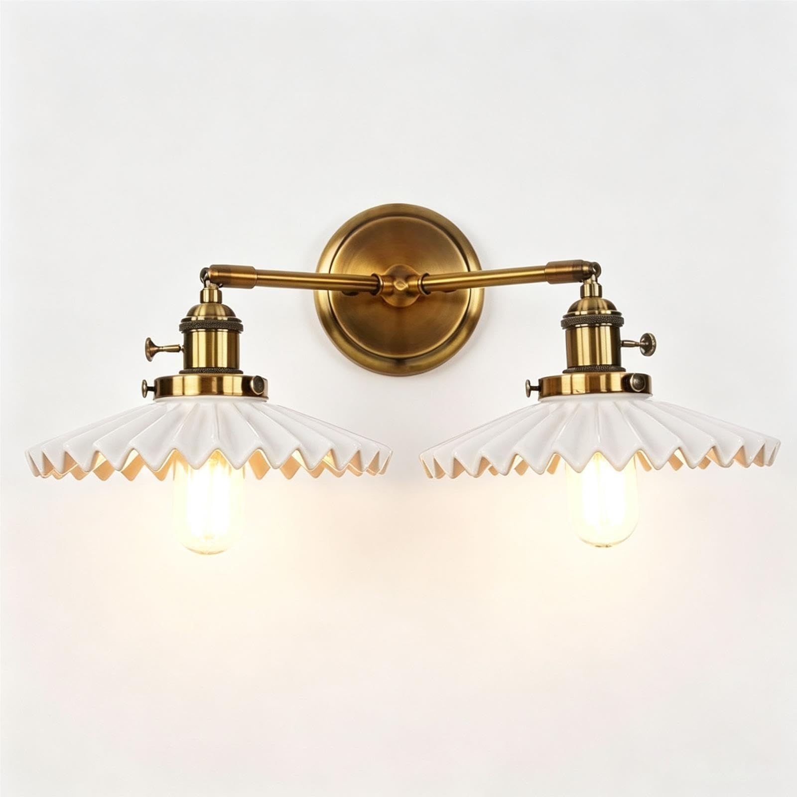 Lampada parete doppia testa regolabile con paralume ceramica vintage | Doppi bracci regolabili, interruttori indipendenti, paralumi in ceramica plissettata, stile rustico vintage caldo(Gold)