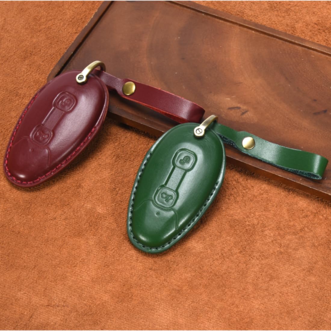 Hand-Stitched Leather Key Fob Cover Compatible with Piaggio Vespa GTV300 GTV GTS300 GT S300 GTS 300 2024 Motorcycle 360 Degree Protector Key Holder Car Accessorie Red