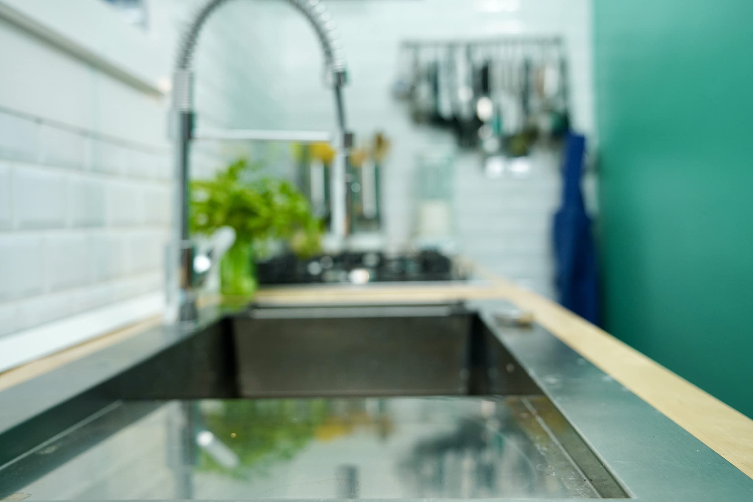 Dulux Pittura per Interni Traspirante per Forte Umidità e Vapore, Buon Profumo, Ottimo per Cucina e Bagno, 1 Litro, Bianco, 1L