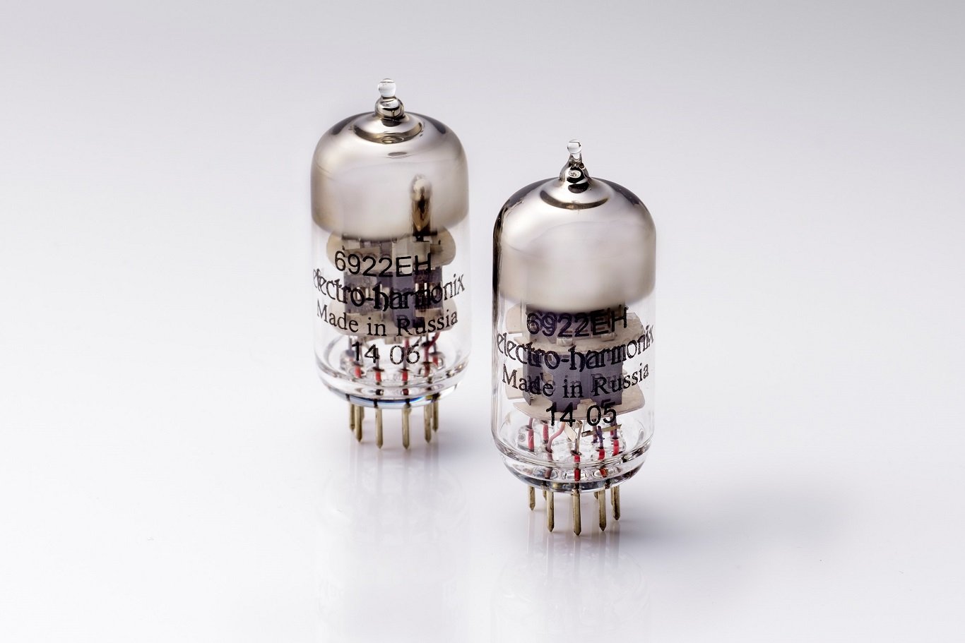 スタックス コンデンサー型ヘッドフォン専用ドライバーユニット SRM-T8000(中古品) Amazon.co.jp: スタックス コンデンサー型ヘッドフォン専用ドライバー