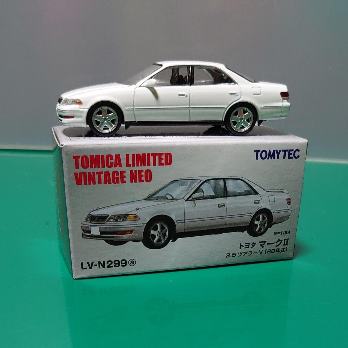 トミカリミテッドヴィンテージ LV-N299 マークⅡ 2.5ツアラーV 2台 LV-N299a トヨタ マークII 2.5ツアラーV（白）98年式 | 製品を