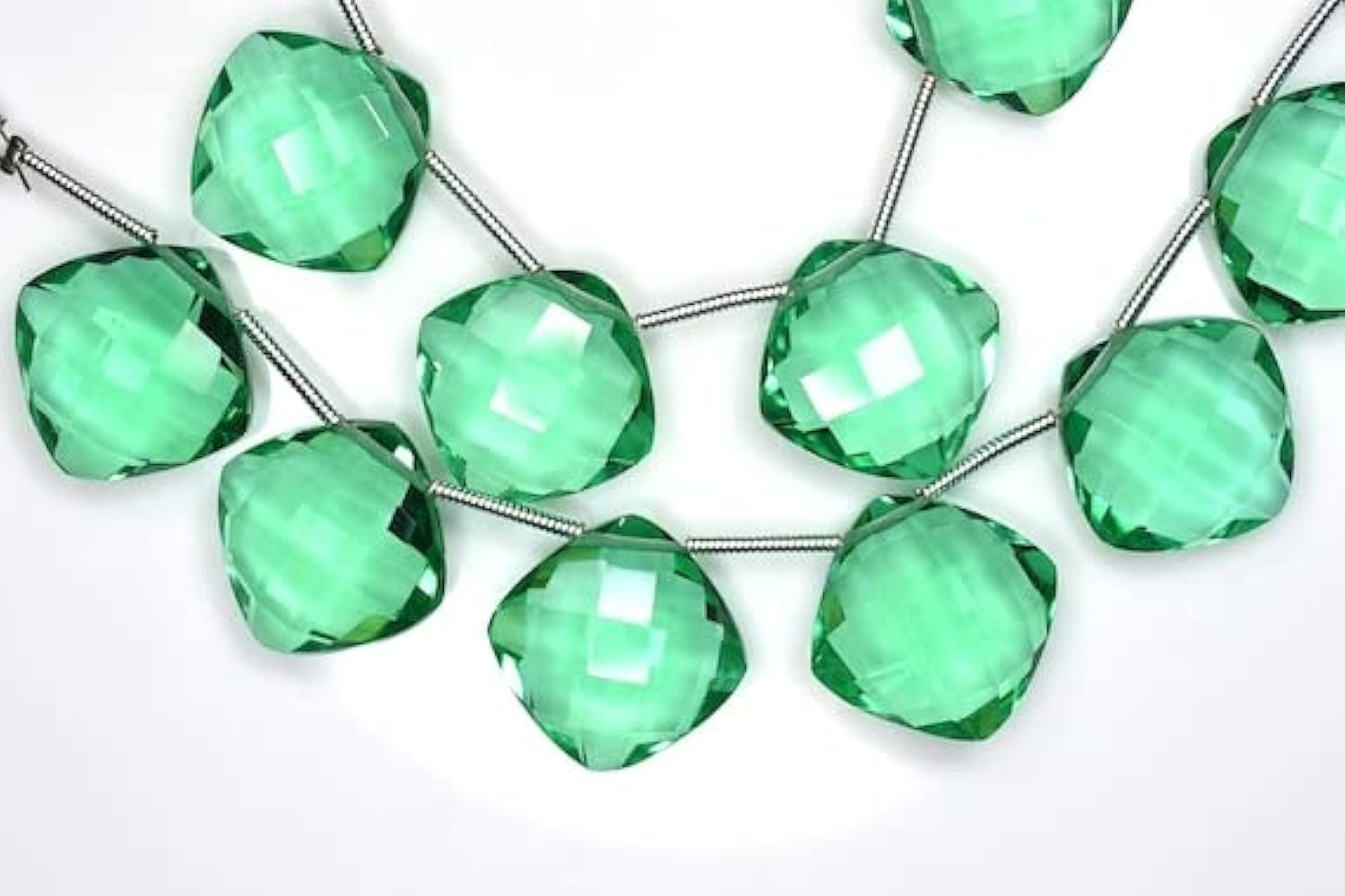 Fluorite de qualite AAA perles coussin facettees pour bijoux haut de gamme