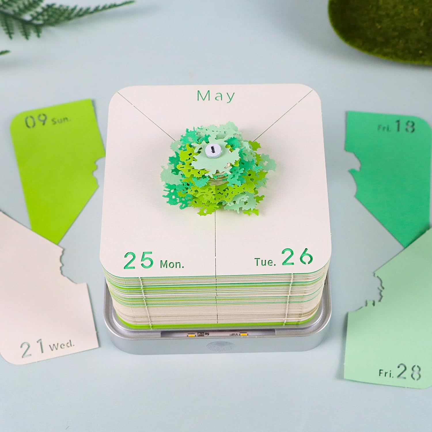 3D Calendar 2026, Time Piece Calendar 2026, Tear-Away 3D Paper Art Notepad With LED Lights, Creative DIY Paper Carving Memo Pad, Perfect for Home or Office Desk (Green Tree House)