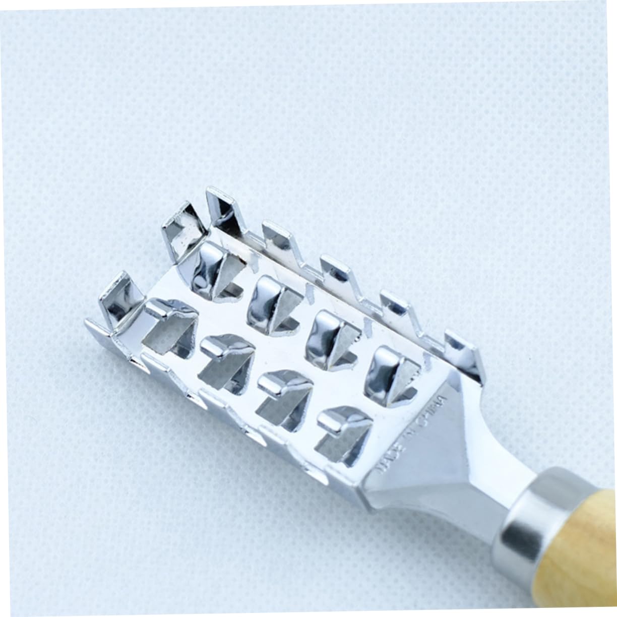 FUNOMOCYA Stainless Steel Remover Scraper Tool Efficient Fish Skin Cleaner for Kitchen Use Comfortable Grip Design Fast Scale Removal for Home Cooking