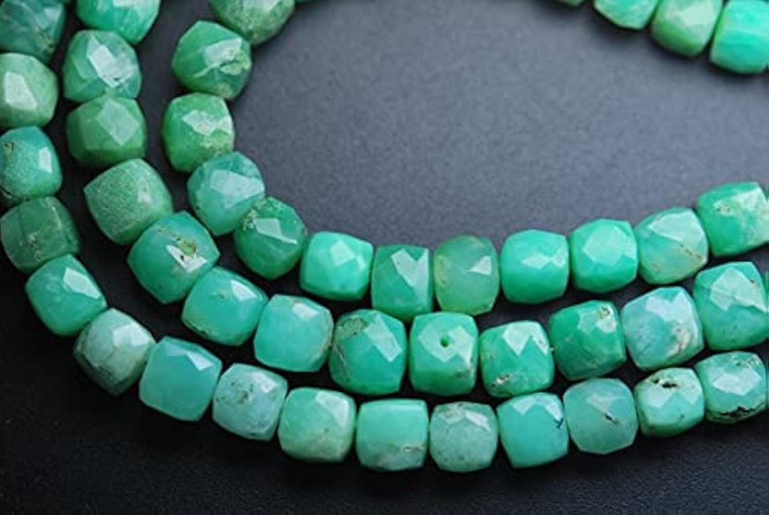 Chrysoprase naturelle briolette véritable pour éviter les fausses pierres en bijouterie