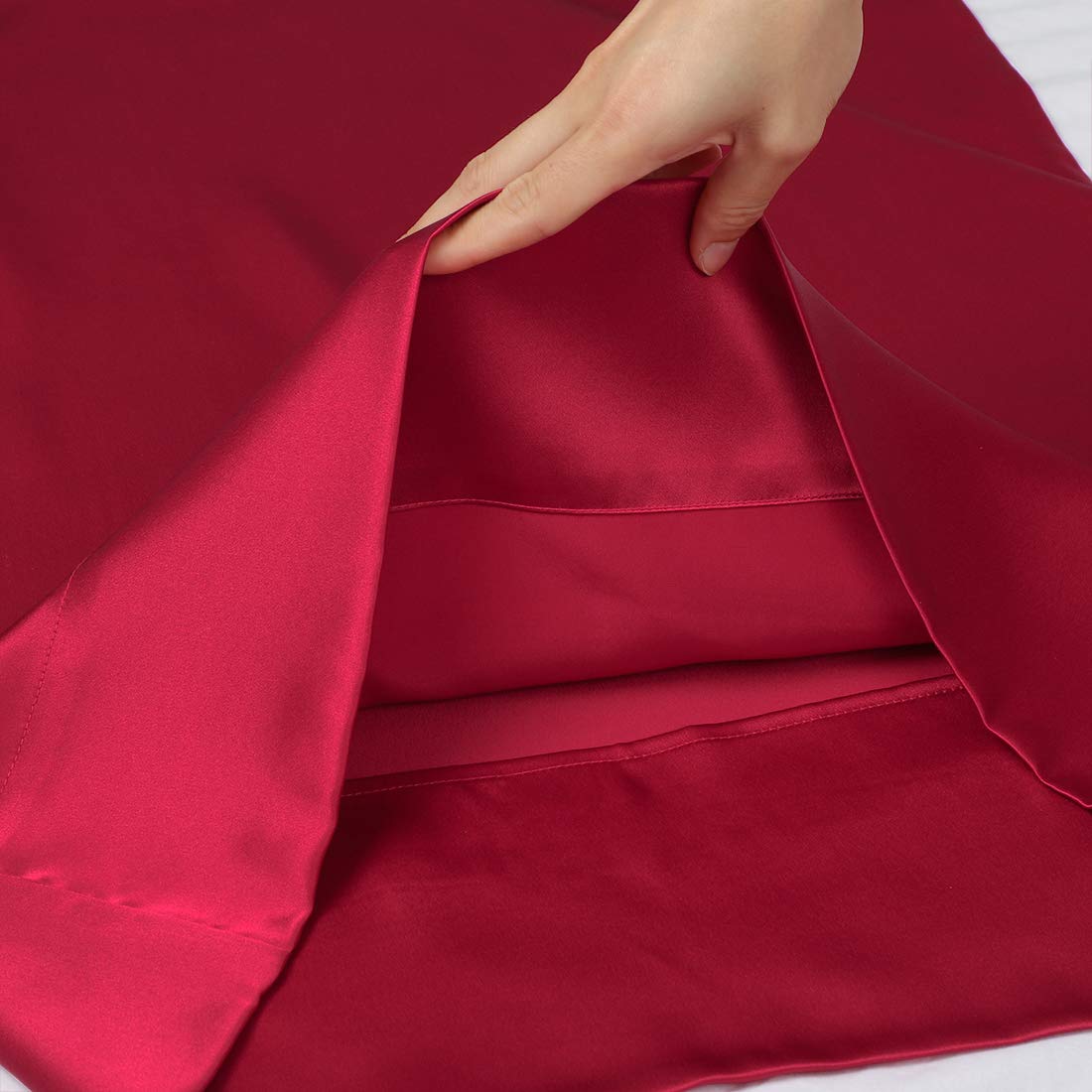 PiccoCasa Funda de almohada de seda para cabello y piel, a ambos lados, 100% seda, fundas de almohada suaves, transpirables, sedosas, fundas de almohada para mujer, color burdeos (50,8 x 76,2 cm)
