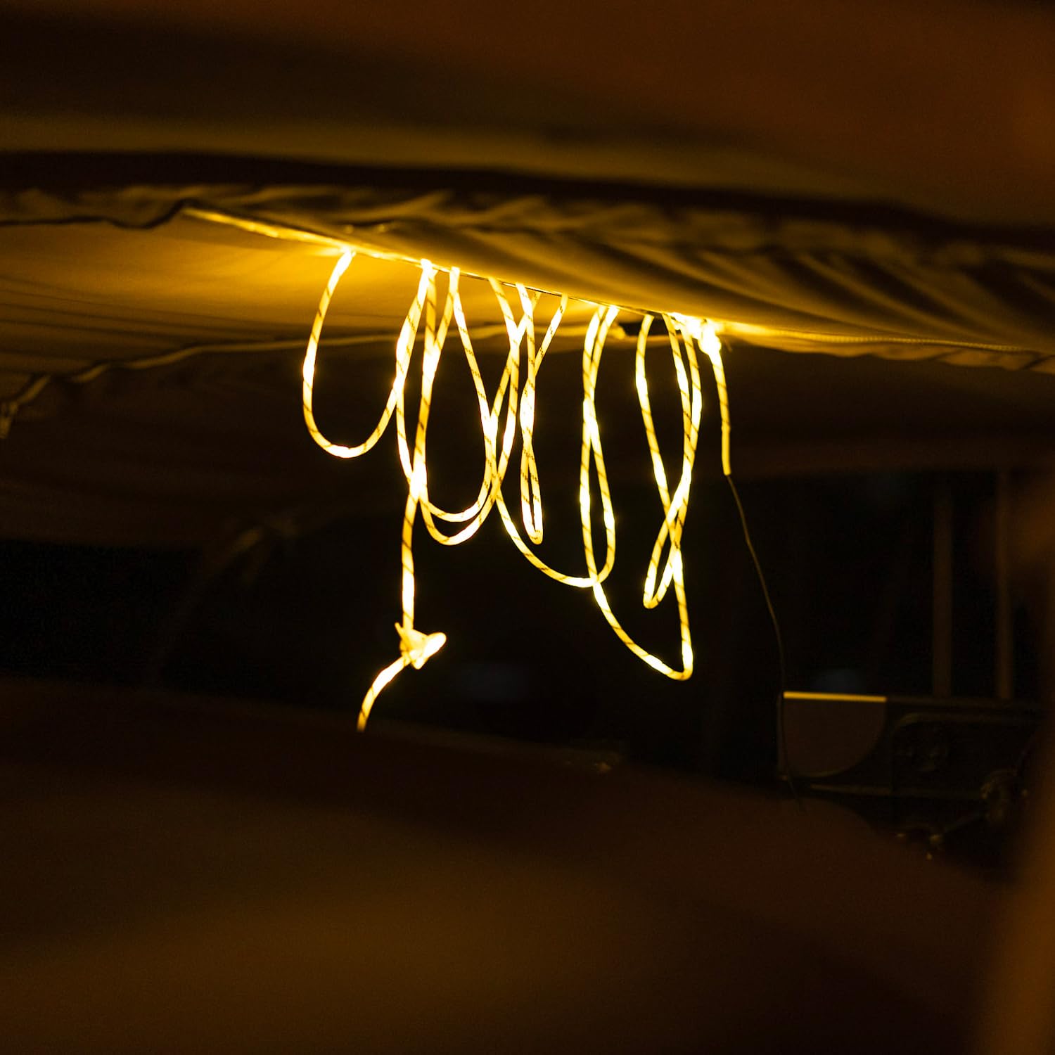 Sunnyside® - LEUCHTTAU WARMWEIß 6m – LED Abspannseil mit Dimmer, USB-C, bis 150kg belastbar – wetterfestes Campinglicht für Markise, Vorzelt & Wohnmobil