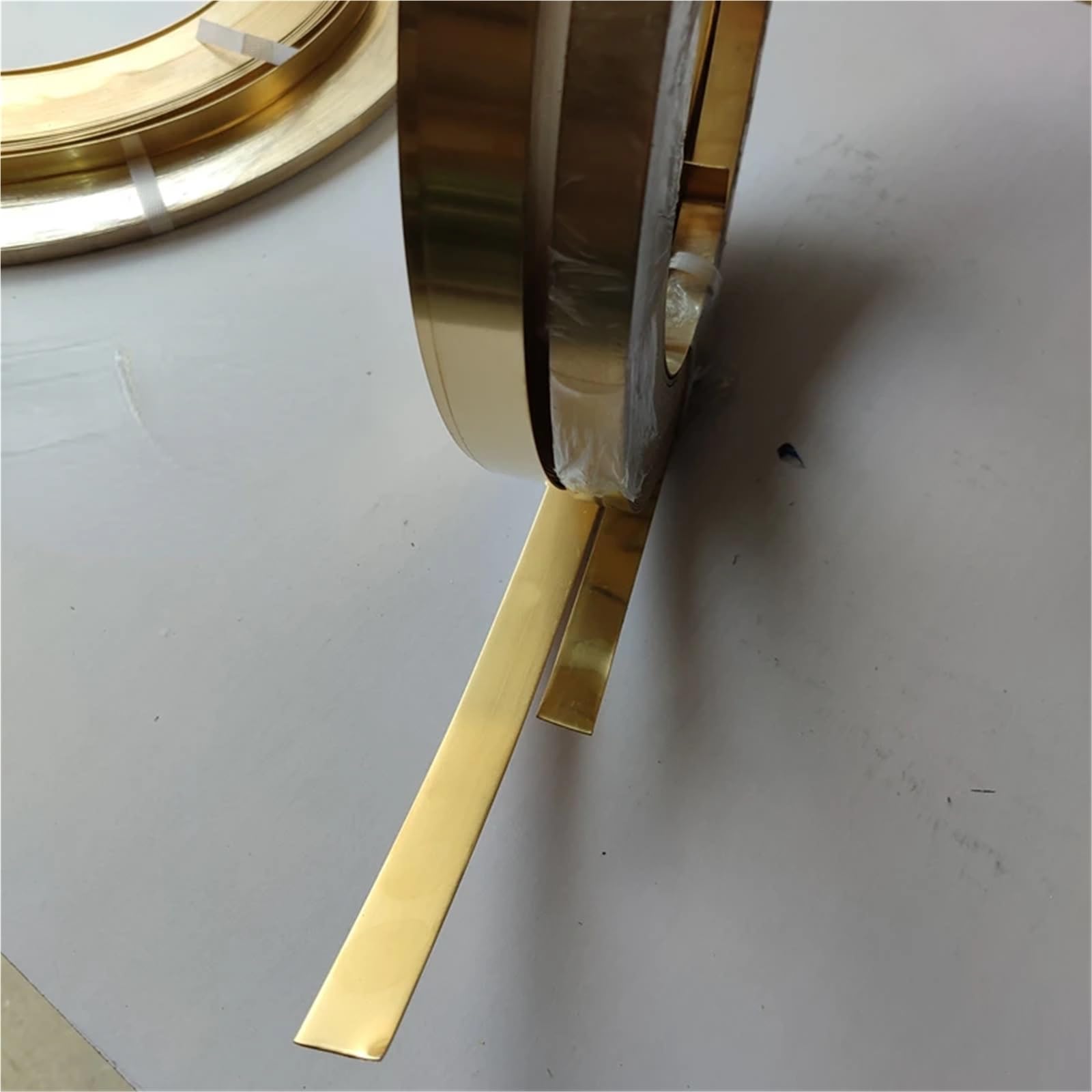 Cienka taśma z mosiądzu H62 Rolka z blachy mosiężnej do wyrobu biżuterii DIY w wielu rozmiarach(0.6x35x5000mm)