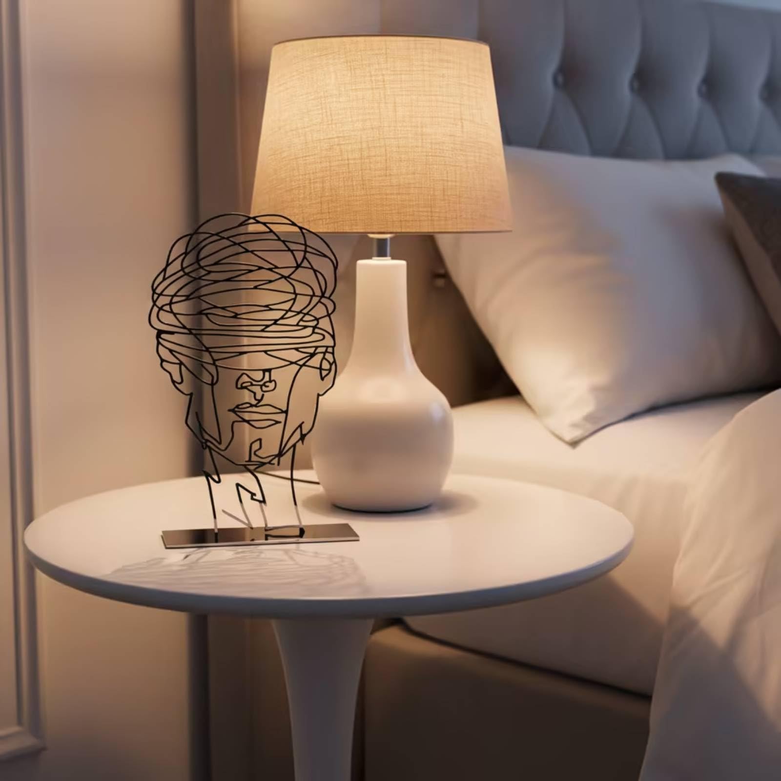 Scultura in Metallo Stilizzato Decorazione a Forma di Artistico Statua con Base Rettangolare per Degli Appassionati D'arte, Soggiorno