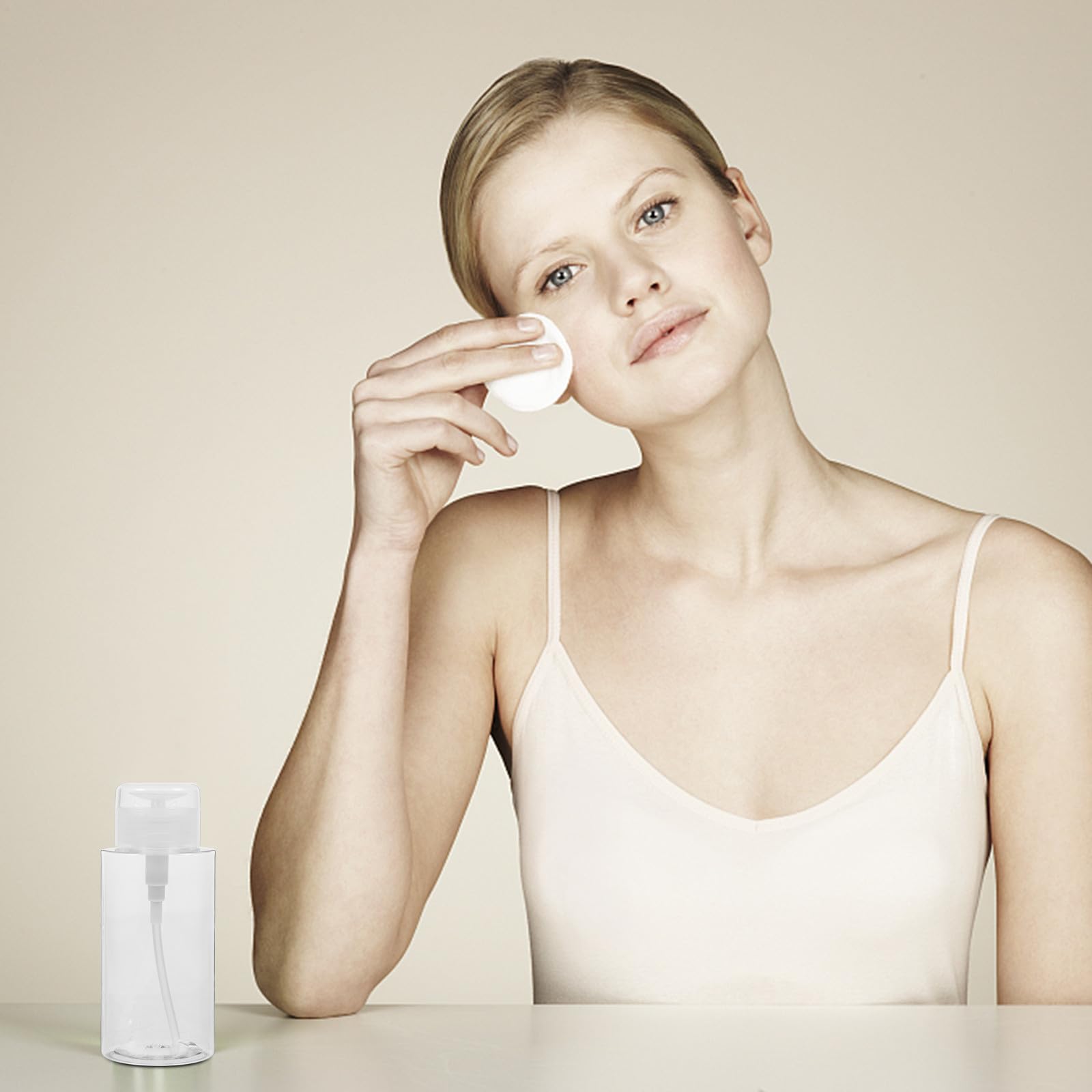KOMBIUDA Contenitori Riutilizzabili in Plastica Resistente 2 Pezzi Bottiglie Dispenser Cosmetiche da 300ml con Pompa a Pressione per Viaggi e Uso Quotidiano