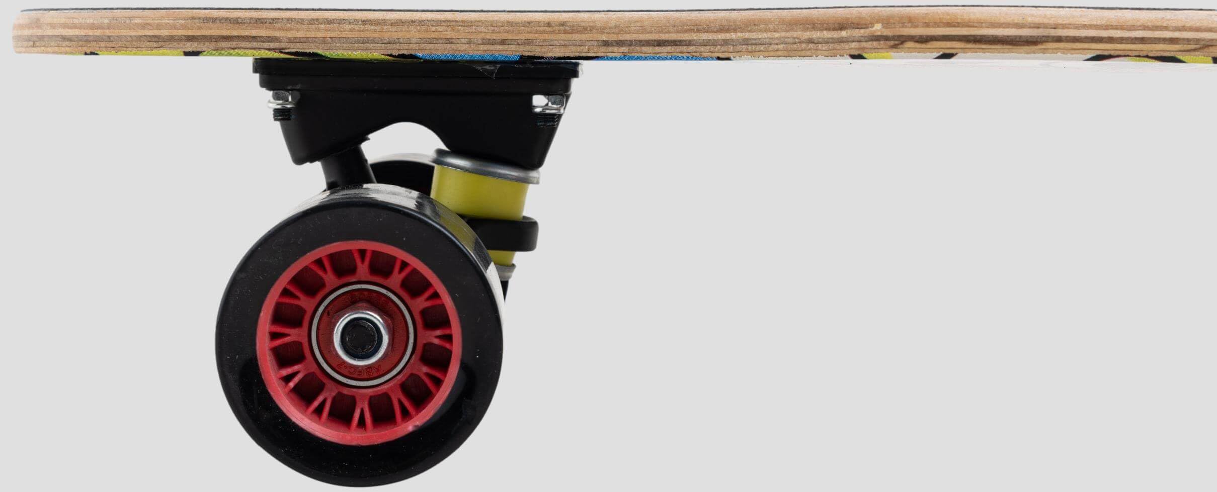 Longboard Cruiser 80 cm Phantom - TheLongboarder | Carving et Cruising | Haute résistance et légèreté | ABEC-7 | Idéal pour les adolescents débutants | Axes en aluminium et roues PU, bois d'érable