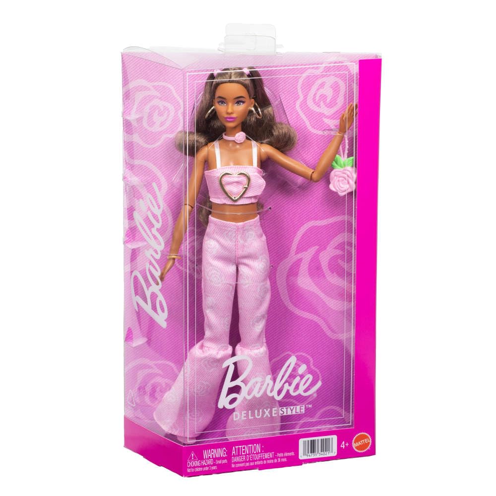 Barbie Deluxe Style Muñeca n.12 con Top Corto de Denim Rosa y Vaqueros Acampanados a Juego con Estampado de Rosas, Pelo castaño Ondulado y Accesorios como un Bolso y Joyas, JJN72