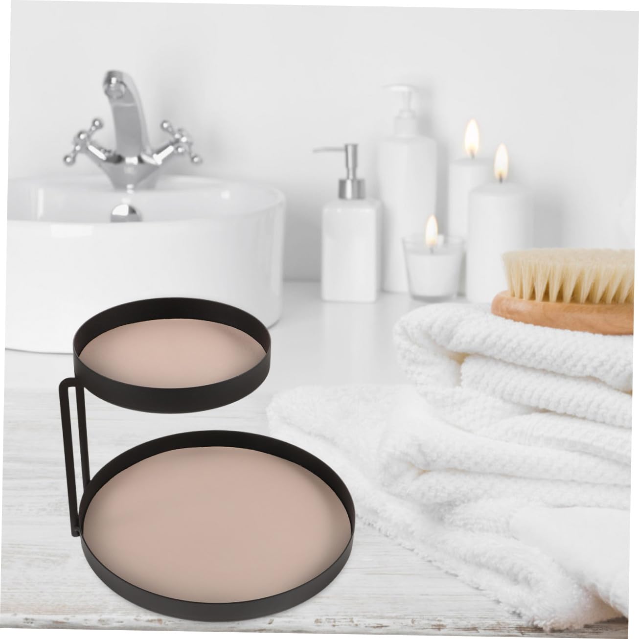 DOITOOL Bandeja Organizadora de Doble Capa para Tocador, Almacenamiento Multifunción en Hierro y Cuero Beige, Bandeja Redonda Compacta para Cosméticos y Artículos de Hogar