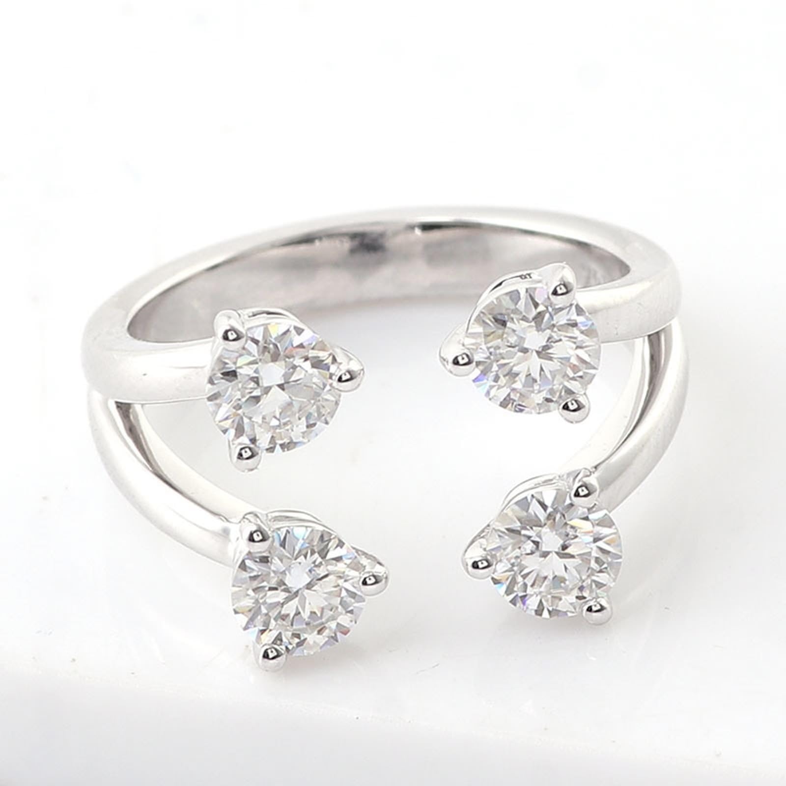 Bague de fiançailles ouverte en or blanc 9 carats avec moissanite ronde pour femme