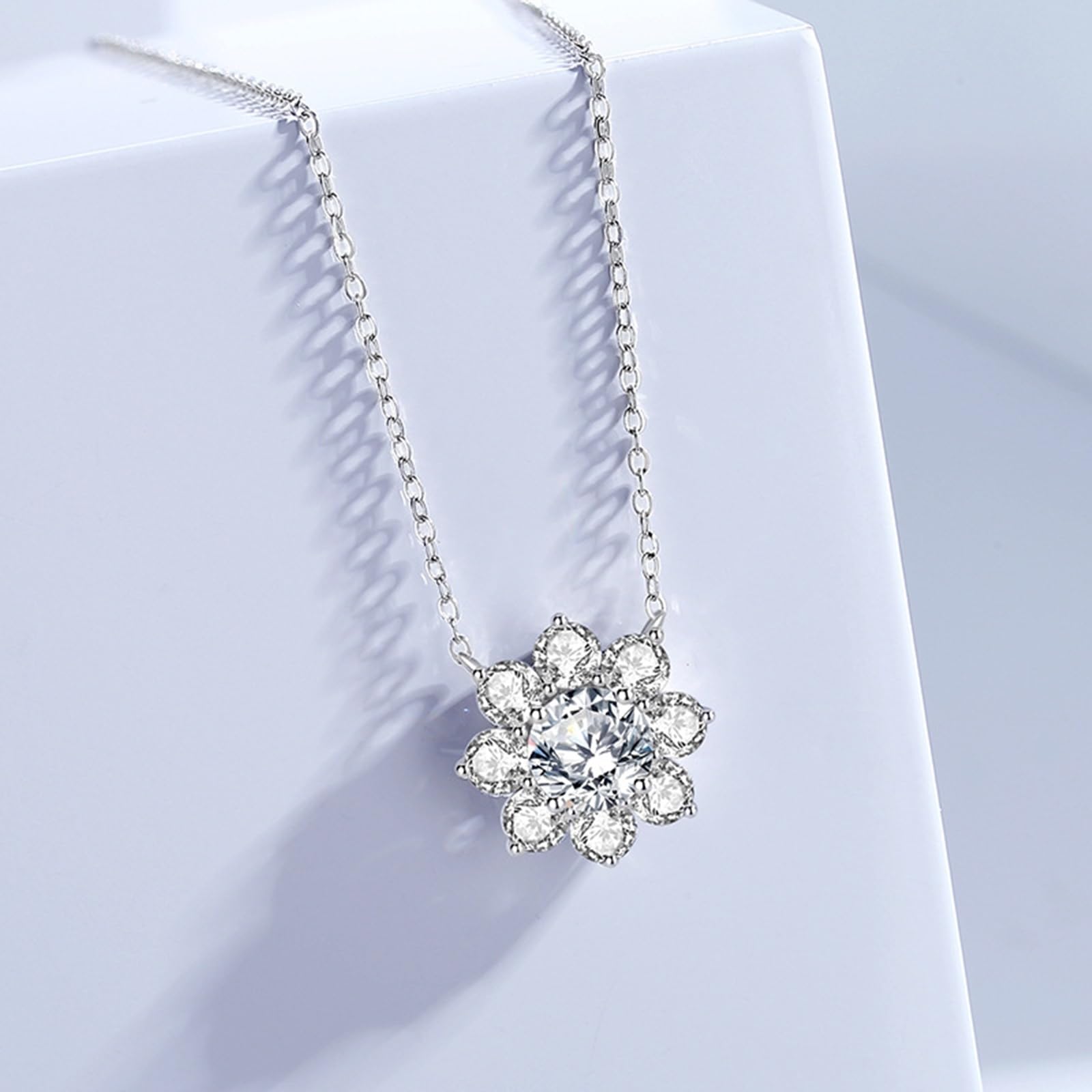 Naszyjnik damski 18k / 14k / 9k białe złoto, syntetyczny diamentowy naszyjnik z kwiatem, regulowany łańcuszek 40 + 5 cm