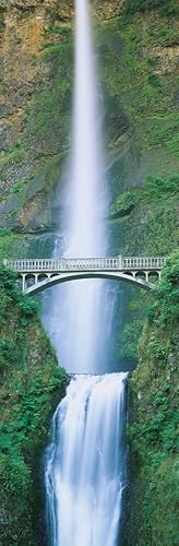 Posterazzi Póster con vista de ángulo bajo cerca de una cascada Multnomah Falls Benson Bridge Oregon USA (36 x 12)
