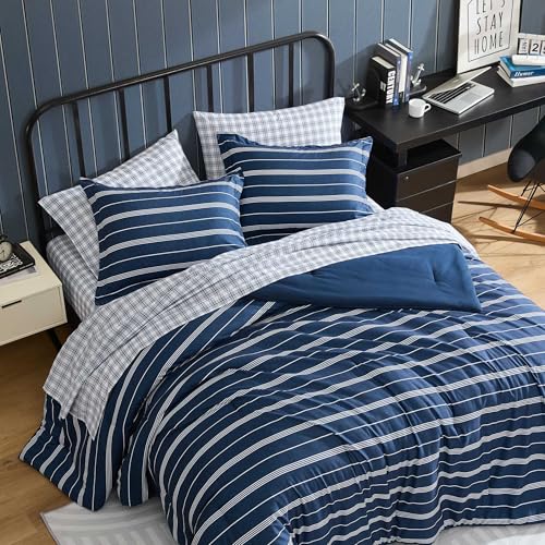 Nautica - Full Size Comforter Set, Soft & Reversible Bedding with Bonus Bed Sheets & Pillowcases, 7-Piece Bed Set, Mariners Line Solid/Plaid Blue by Nautica - Used condition - Image 4