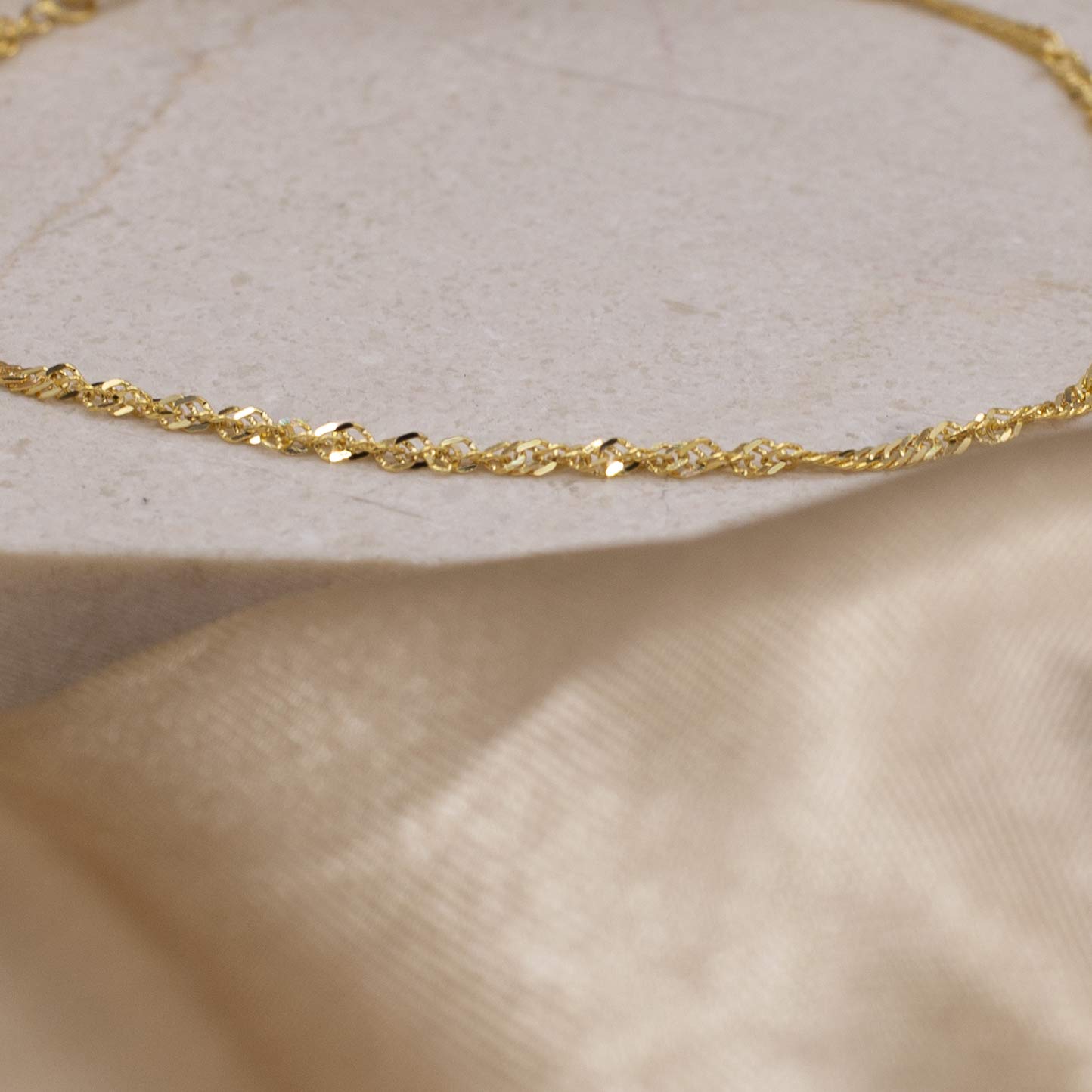 Carissima Gold Damen 9k (375) Gelbgold Diamantschliff Twist Panzerkette-Armband