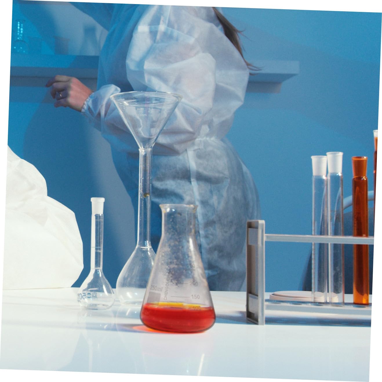 Labor Messzylinder und Erlenmeyerkolben aus Glas Chemikalienbeständig mit Leicht Ablesbarer Skala für Back und Küchenanwendungen