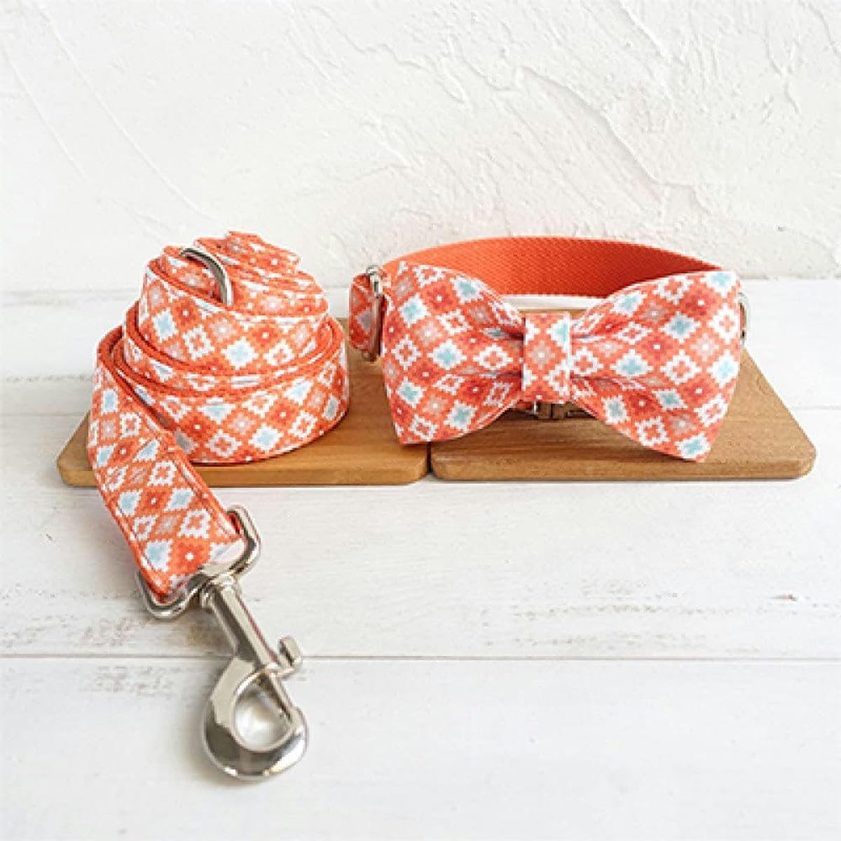 Collares y Correas para Perros Brillantes y de Dulce Collar, 5 tamaños: Correa con Cuello de Pajarita, M
