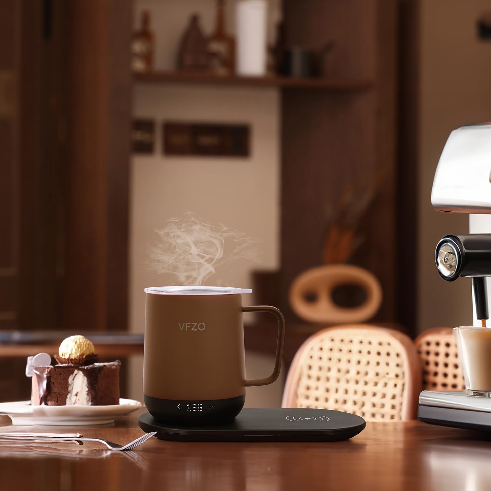 Taza inteligente con control de temperatura, taza de café autocalentable, pantalla LED, duración de la batería de 180 minutos, caliente hasta 140 °F, base de cargador inalámbrico rápido, diseño