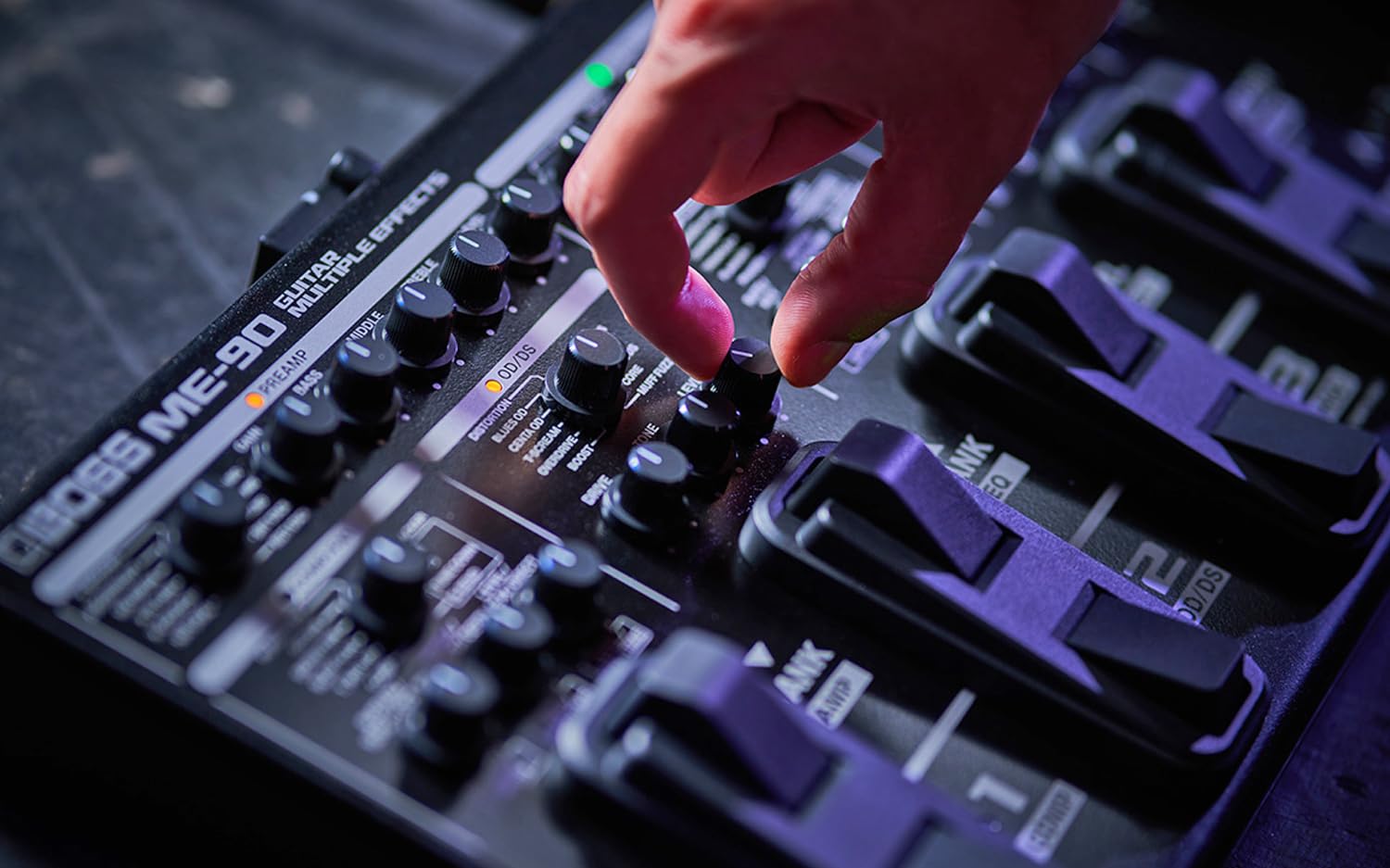 Boss ME-90 Gitarrenprozessor Multi-Effektgerät für Gitarre + keepdrum Netzteil