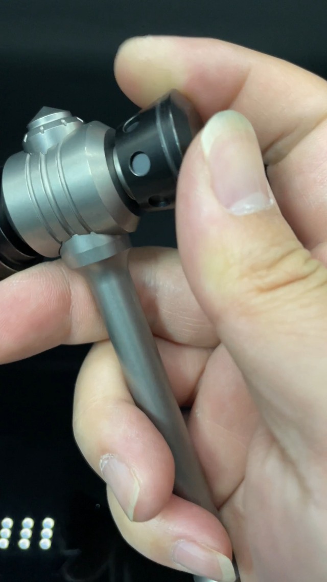 Amazon | WANWU EDC ハンマーフィジェットおもちゃ チタン合金 Fidget