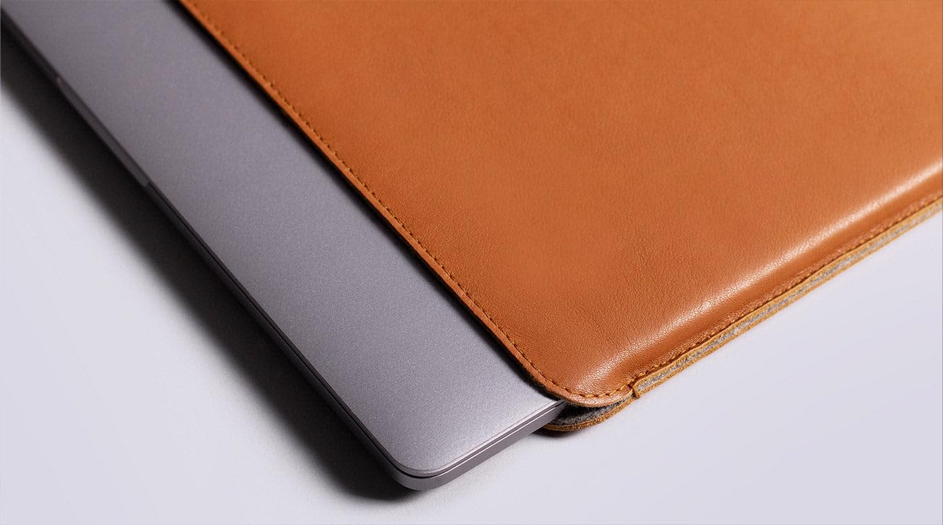 Harber London - Funda de Piel para MacBook | Slim Harber London | Compatible con Macbook Pro 13" (2016 / M2-2022) | Color Azul Navy | Hecho a Mano con Materiales Resistentes y Certificados Ecológicos