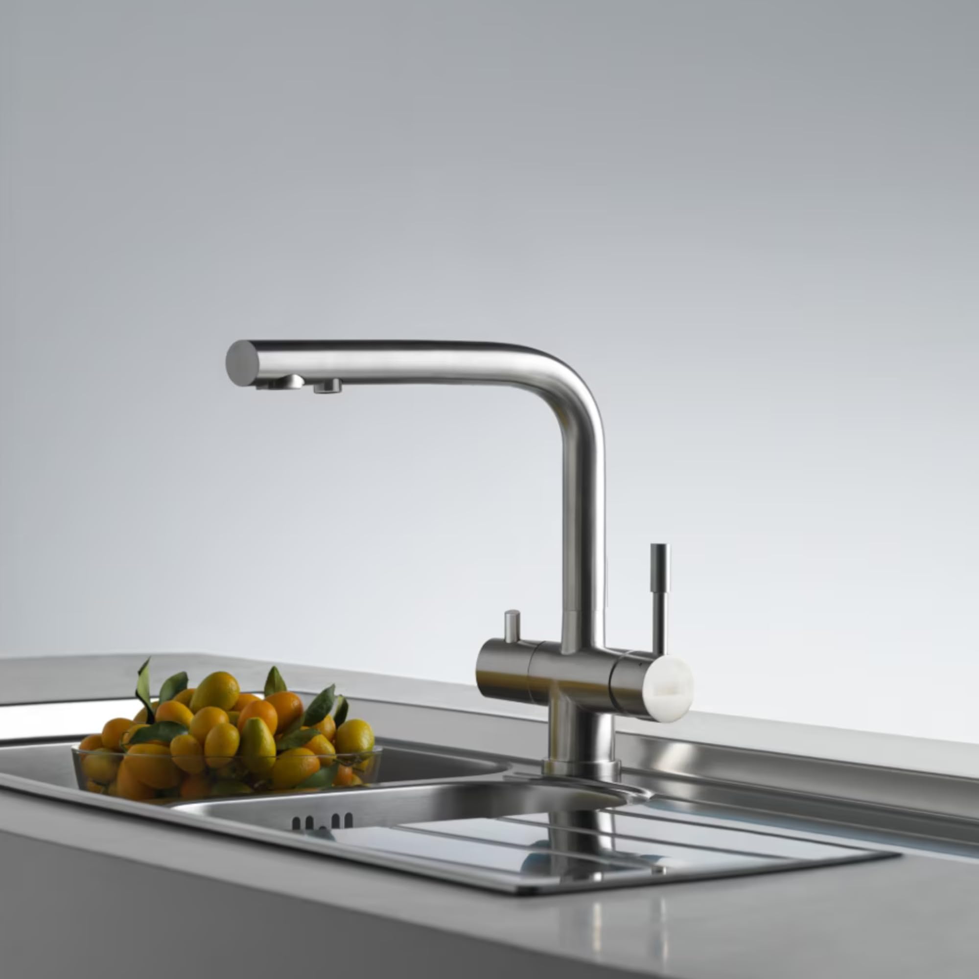 Franke Wellfresh 110 - Grifo de 3 vías con filtro Brita P1000, diseño en L, acero inoxidable macizo, grifo mezclador de tres vías para sistemas de ósmosis de agua potable.