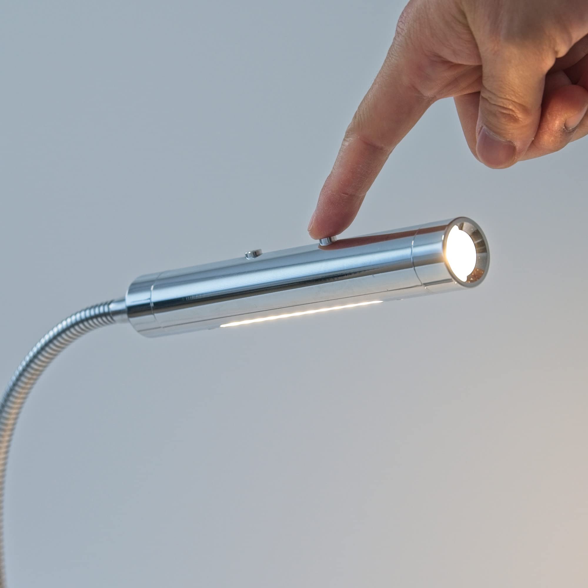 VBLED LED Schreibtischleuchte Leseleuchte zwei flammig mit usb-ladegerät 5V 2A