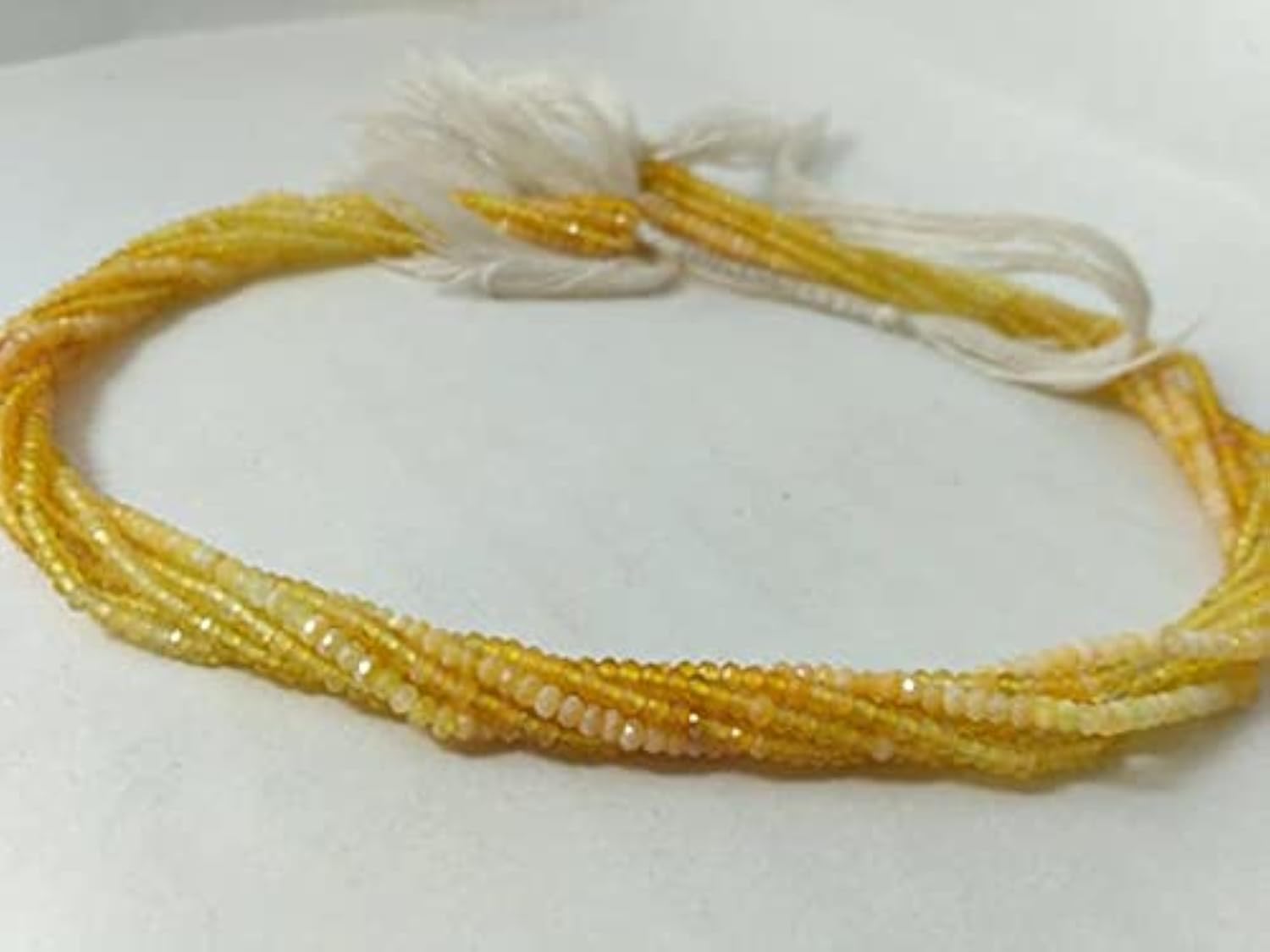 Opale jaune mexicaine facettée 2mm pour créer un cadeau personnalisé unique