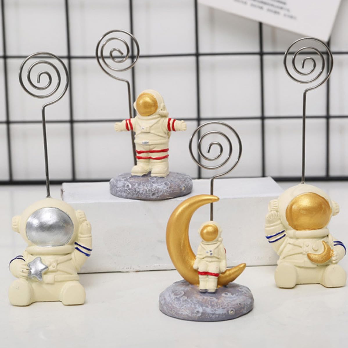 Outanaya Creative Astronaut Resin Photo Clip Holder with Strong Construction, Delicate Desktop Memo Stand for Office and Clubs, Adorable White Note and Picture Holder