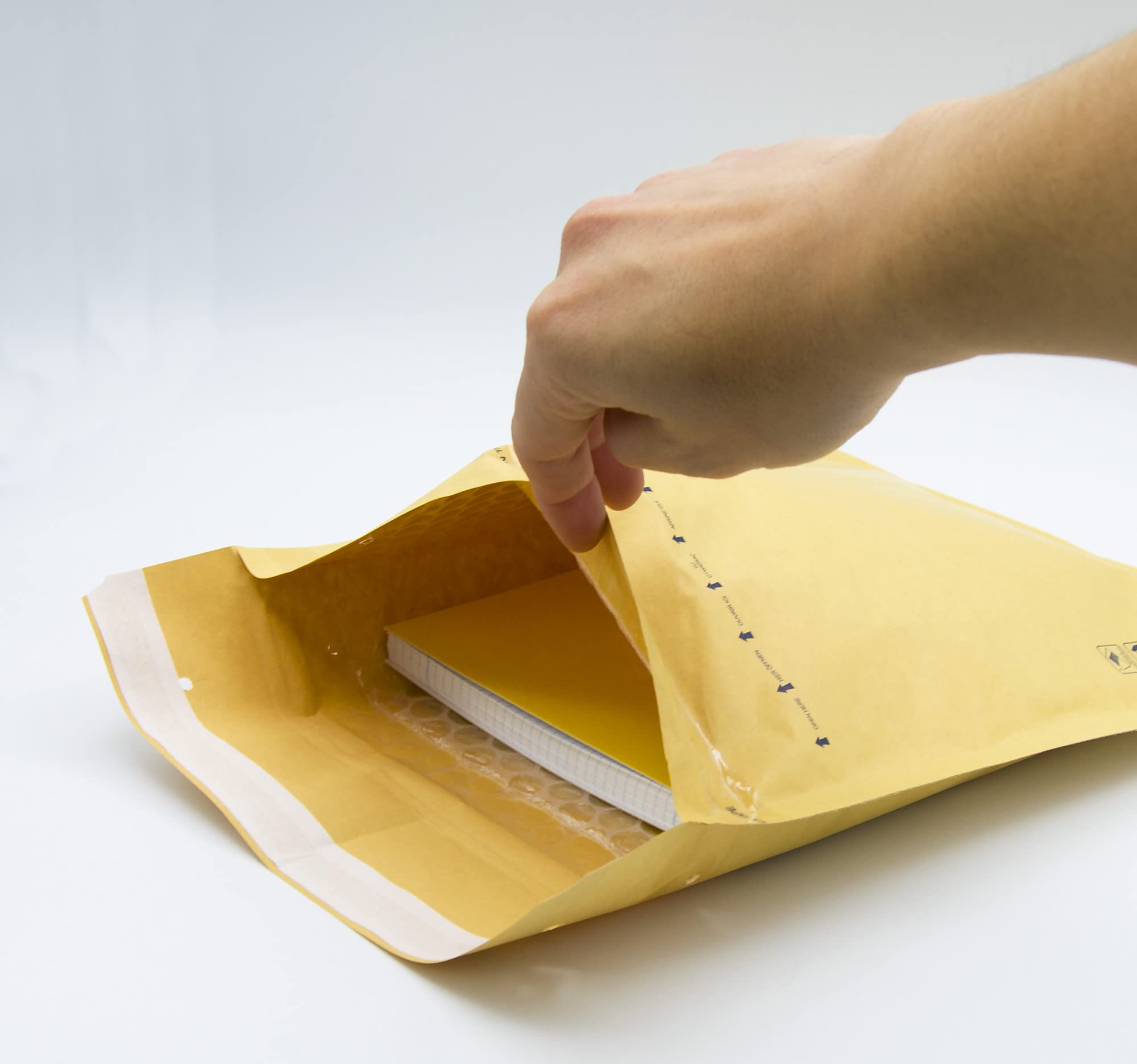 Sobres Acolchados, Sobre Acolchado para Envios, Sobres Burbujas color Kraft, Bolsas para Envíos de Paquetes en Varios Tamaños, Sobres de Envio Pástico Burbujas · m-office (220x260mm, 10uds)